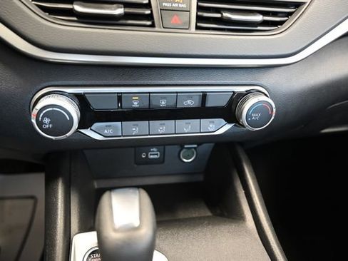 Used 2024 Nissan Altima 2.5 S image 18