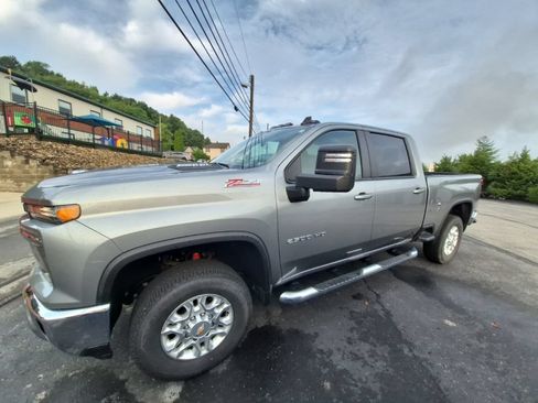 Used 2024 Chevrolet Silverado 2500 LT AWD/4WD image 4