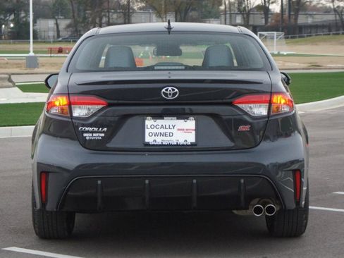 Certified 2025 Toyota Corolla SE image 3