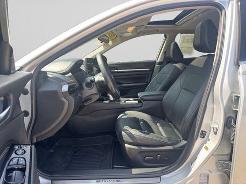 Used 2023 Nissan Altima 2.5 SL AWD/4WD image 10