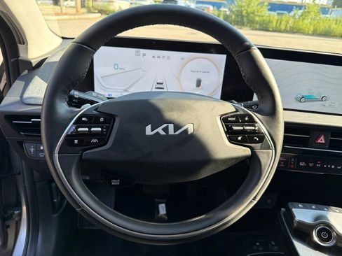 Certified 2023 Kia EV6 Wind AWD/4WD image 16
