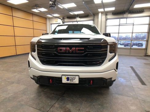 Used 2022 GMC Sierra 1500 AT4 w/ AT4 Preferred Package image 2