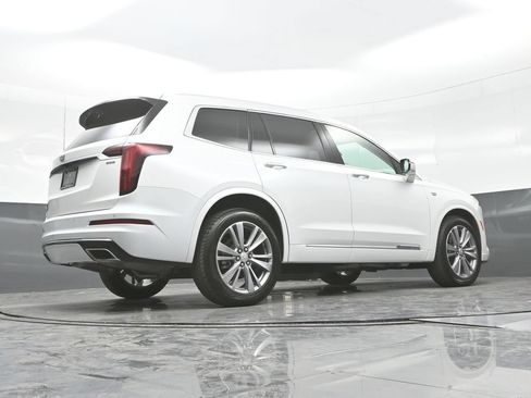 Certified 2024 Cadillac XT6 Premium Luxury w/ LPO, Floor Liner Package AWD/4WD image 33