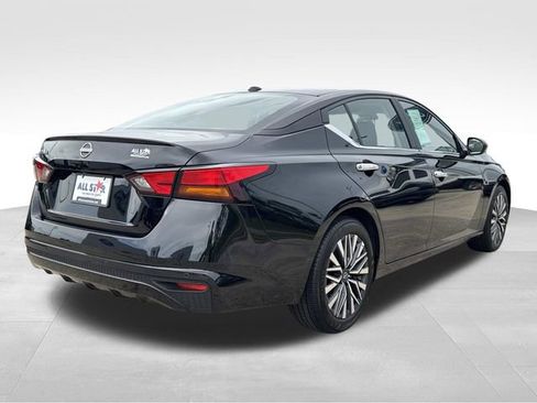 Used 2025 Nissan Altima 2.5 SV image 8