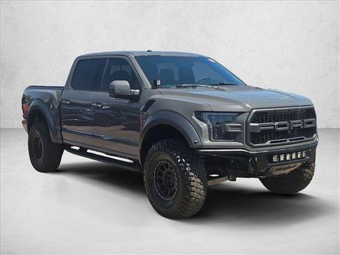 Used 2018 Ford F150 Raptor w/ Equipment Group 802A Luxury AWD/4WD image 3