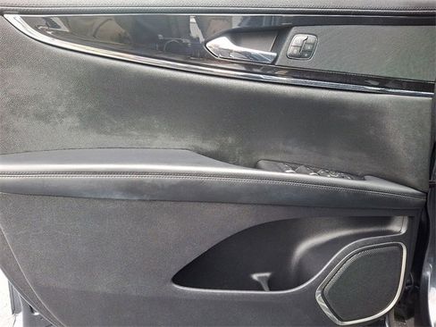 Used 2022 Lincoln Nautilus FWD image 12