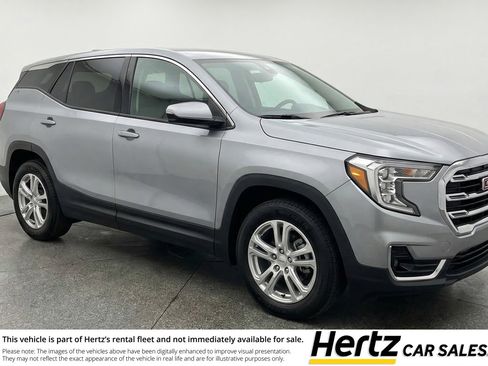 Used 2024 GMC Terrain SLE FWD image 1