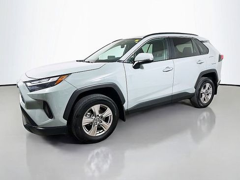 Used 2022 Toyota RAV4 XLE w/ Convenience Package AWD/4WD image 3