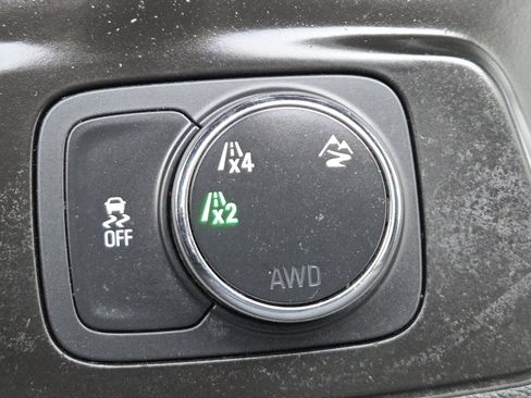 Used 2021 Chevrolet Traverse LS w/ LPO, Black Accent Package image 28