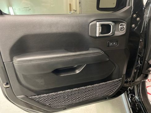 Used 2023 Jeep Wrangler Unlimited Rubicon w/ Safety Group AWD/4WD image 11