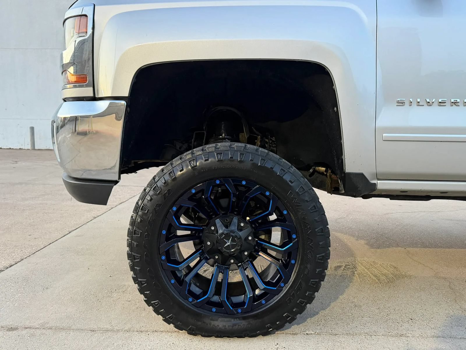 Used 2017 Chevrolet Silverado 1500 LT w/ All Star Edition AWD/4WD image 36