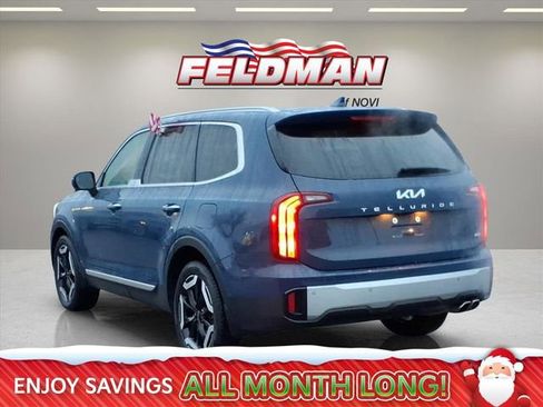 Used 2023 Kia Telluride S image 3
