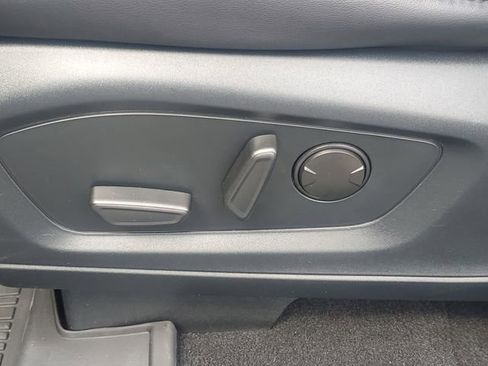 Certified 2023 Ford Explorer XLT w/ Equipment Group 202A AWD/4WD image 13