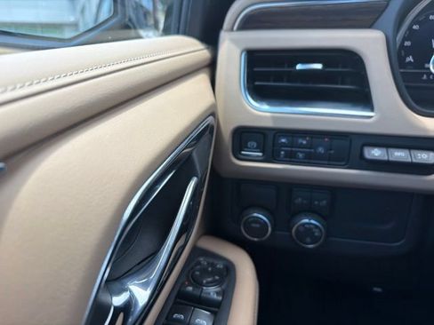 Used 2024 Chevrolet Tahoe Premier RWD image 12