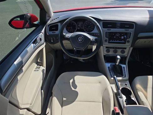 Used 2015 Volkswagen Golf TDI S image 15