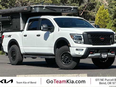 Used 2021 Nissan Titan PRO-4X w/ Pro-4x Convenience Package AWD/4WD image 1