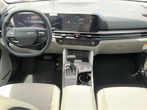 New 2026 Kia Sportage SX FWD image 13