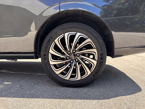Certified 2025 Lincoln Navigator Black Label AWD/4WD image 60