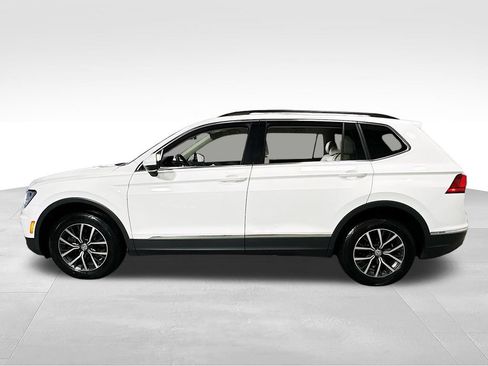 Used 2020 Volkswagen Tiguan SE w/ 3rd Row Seat Package AWD/4WD image 7