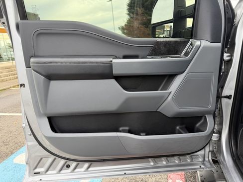 Used 2022 Ford F150 XLT w/ Equipment Group 302A High image 17