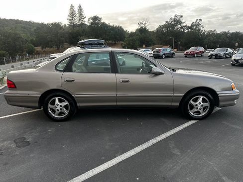 Used 1998 Toyota Avalon XLS image 5