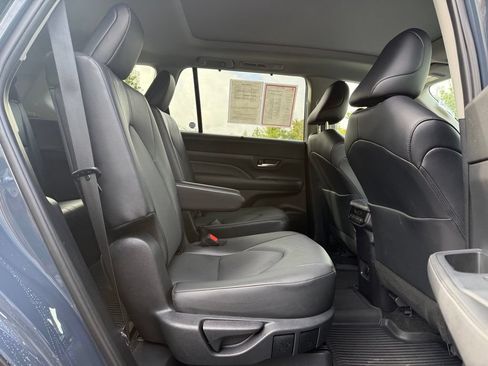 Certified 2024 Toyota Grand Highlander AWD image 18