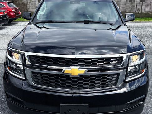 Used 2019 Chevrolet Suburban LT image 2