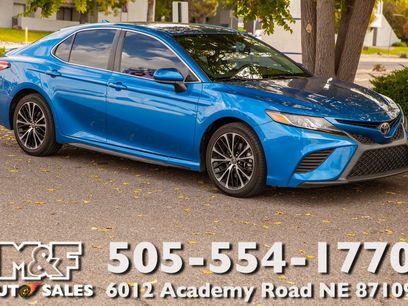 Used 2019 Toyota Camry SE w/ Accessory Appearance Package