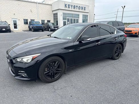 Used 2017 INFINITI Q50 Signature Edition w/ All Weather Package (L93) AWD/4WD image 2