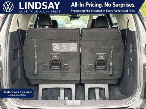 Used 2022 Kia Carnival LX FWD image 17