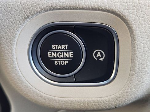 Used 2020 Mercedes-Benz GLE 350 4MATIC image 23