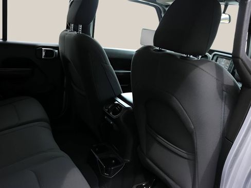 Used 2019 Jeep Wrangler Unlimited Sport S AWD/4WD image 17