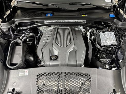 New 2026 Porsche Macan image 40