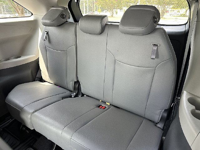 Certified 2024 Toyota Sienna XLE FWD image 17