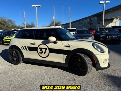 Used 2019 MINI Cooper 2-Door Hardtop w/ Signature Upholstery Package FWD image 3