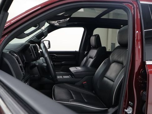 Used 2025 RAM 1500 Limited AWD/4WD image 8
