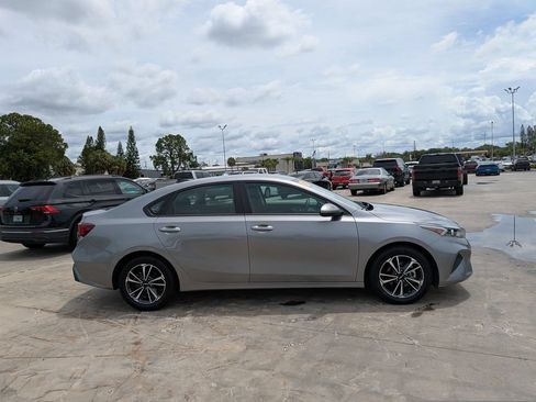 Certified 2024 Kia Forte LXS FWD image 9