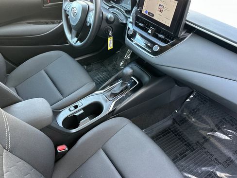 Used 2026 Toyota Corolla LE FWD image 12