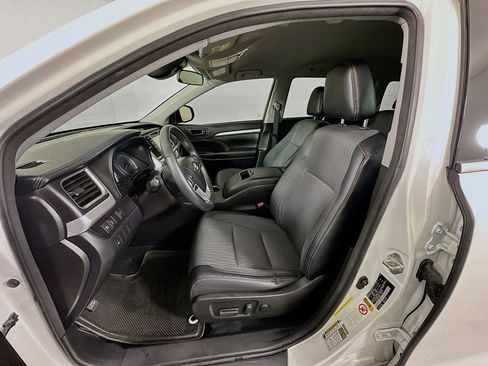 Used 2018 Toyota Highlander Plus image 20
