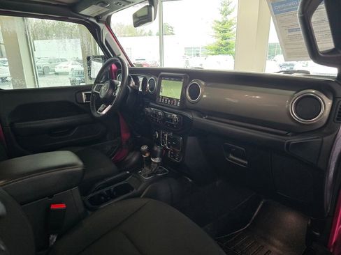 Used 2022 Jeep Wrangler Unlimited Sahara image 44