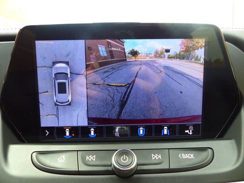 Used 2020 Chevrolet Blazer LT w/ Sound & Technology Package image 32