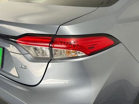 Used 2022 Toyota Corolla LE image 33