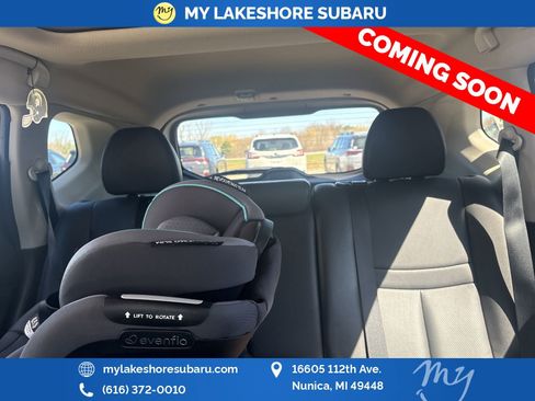 Used 2016 Nissan Rogue SL w/ SL Premium Package image 11