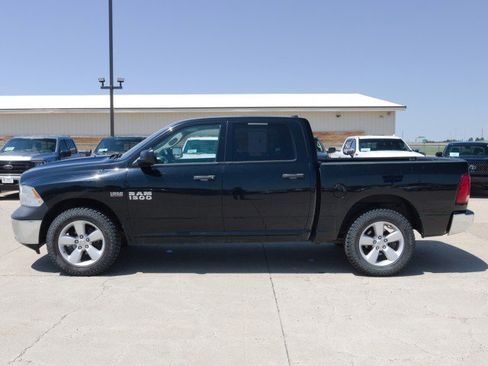 Used 2017 RAM 1500 Classic SLT image 3