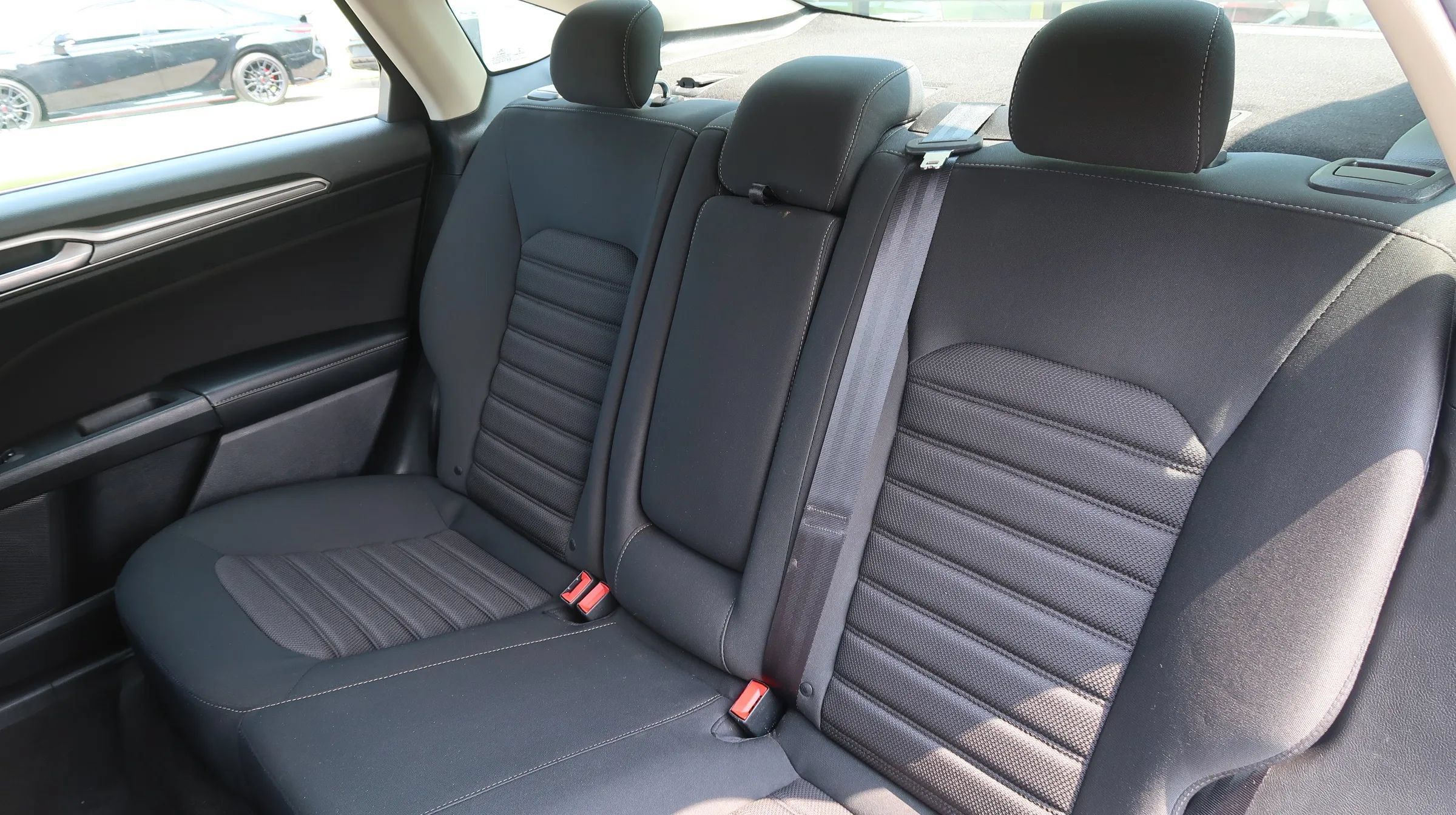 Used 2019 Ford Fusion SE FWD image 21