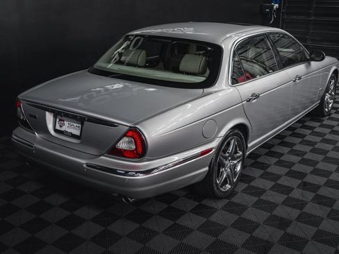 Used 2006 Jaguar XJ Vanden Plas RWD image 17