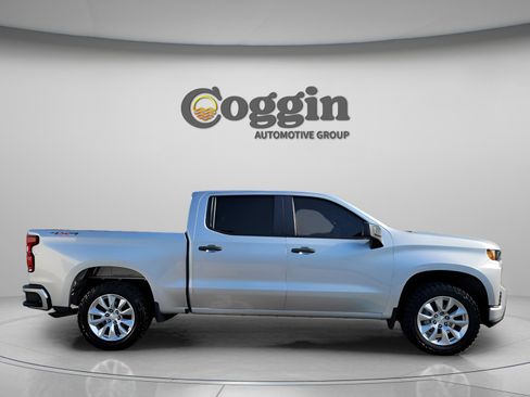 Used 2022 Chevrolet Silverado 1500 Custom image 5
