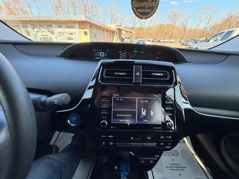 Used 2021 Toyota Prius LE image 23