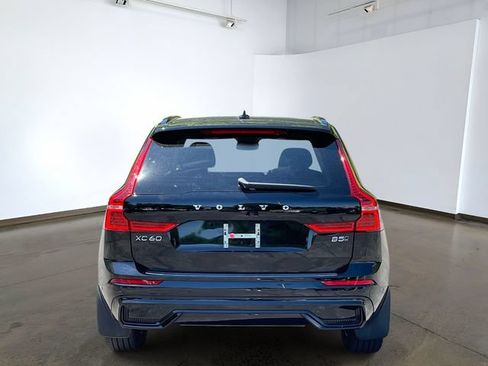 Used 2023 Volvo XC60 B5 Plus w/ Climate Package AWD/4WD image 5