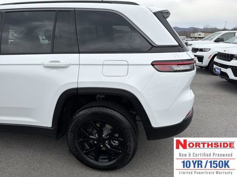 New 2026 Jeep Grand Cherokee Altitude AWD/4WD image 9
